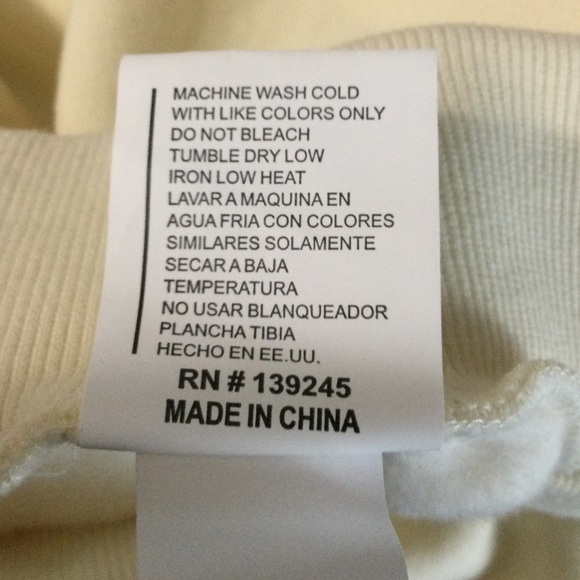 First Row Women’s Cream Graphic Patch Fleece Shorts Size L - Picture 6 of 8